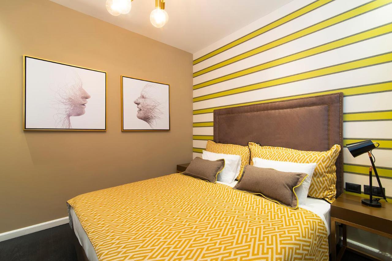 Crown Sea Apart Hotel เทลอาวีฟ ภายนอก รูปภาพ