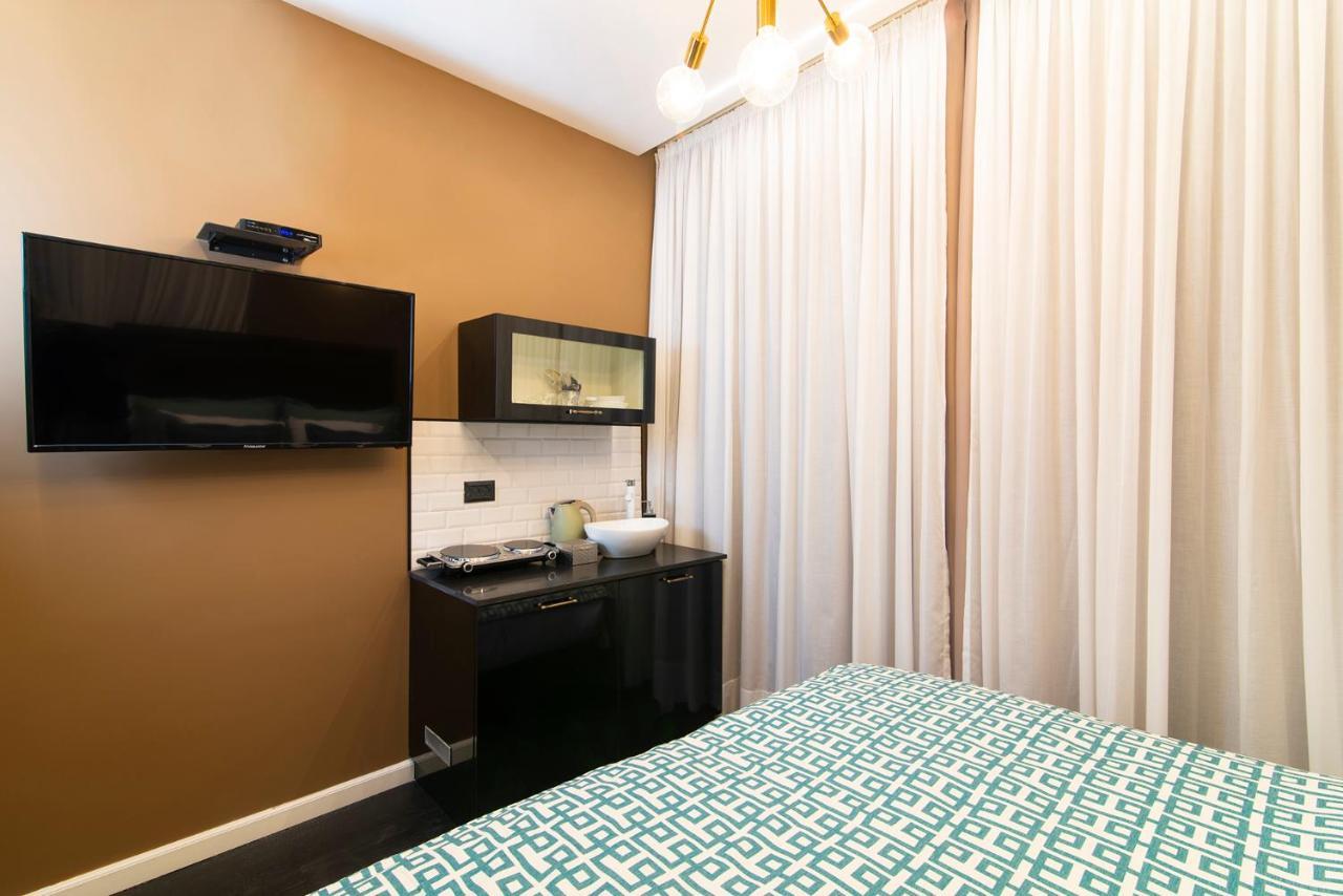 Crown Sea Apart Hotel เทลอาวีฟ ภายนอก รูปภาพ